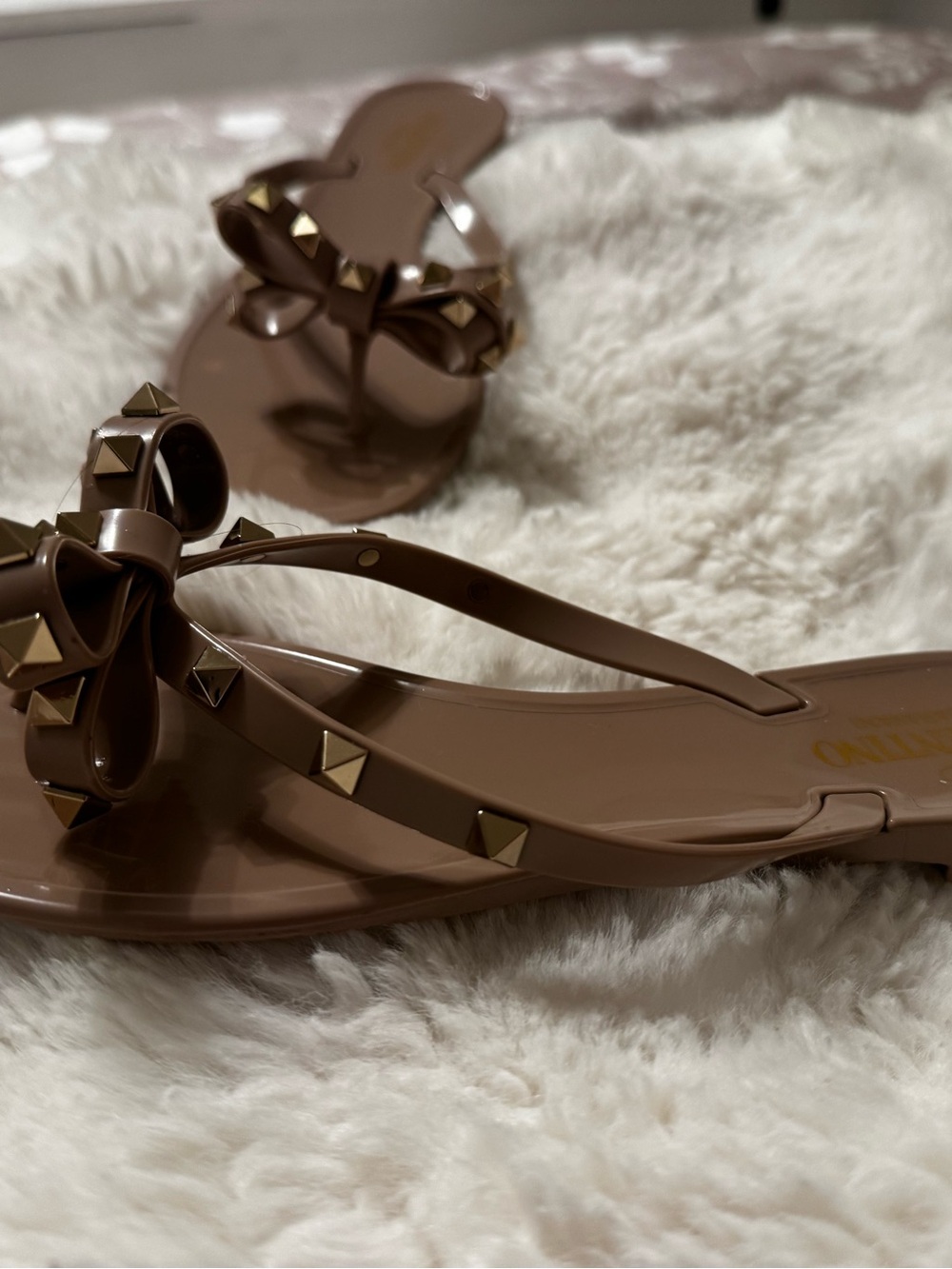Valentino Garavani Rockstud PVC Jelly Thongs
Size 41 which is exactly 26.6 cm - Picture 5 of 8